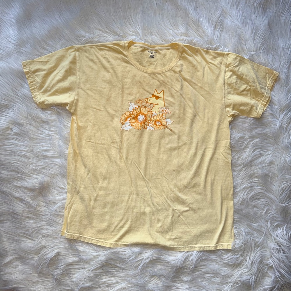 Teddy The Dog Butter Yellow Sunflower Dog Graphic Print T-shirt
